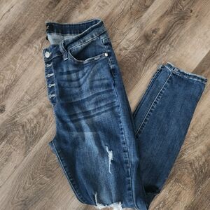 Judy Blue Distressed Skinny Jeans in Dark Blue